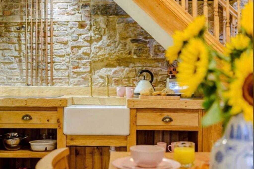 The Cow House - In The Heart Of Whitby Villa Eksteriør bilde